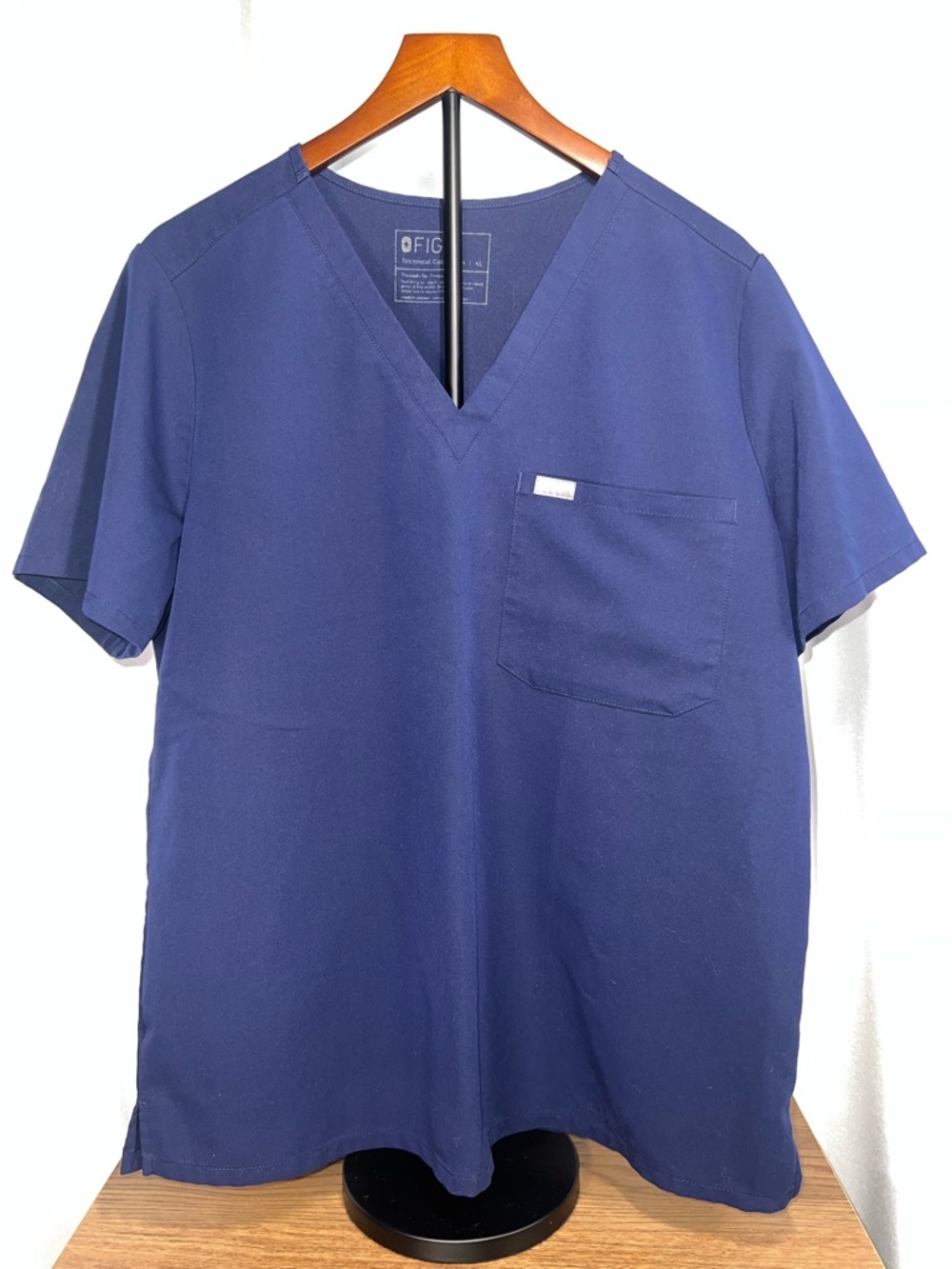 FIGS Scrub Top XL Men Navy V-Neck Technical Collection Medical Uniform
